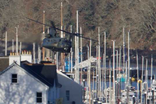 08 December 2021 - 14-22-23
An exceptionally low flyby by two Chinooks from RAF Odiham (ZH899 & ZA680 for those that need such things). Here's the leading chopper passing Dart Marina.
------------------
RAF Chinooks ZH899 & ZA680 fly downriver